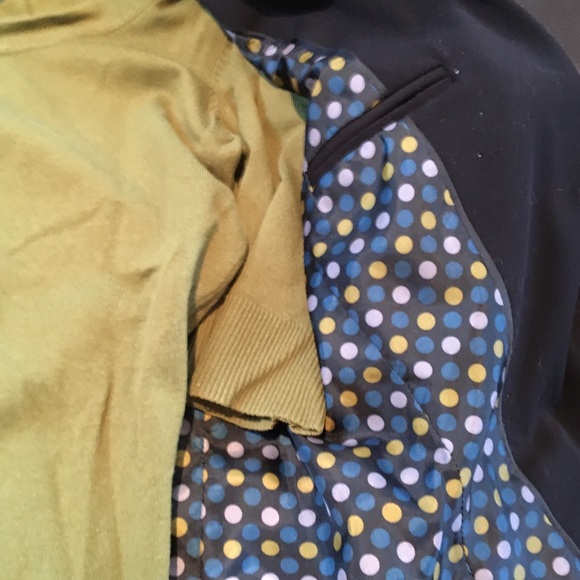 Black pant suit. Fitted jacket and straight leg pants with a slight boot cut. - Picture 10 of 10